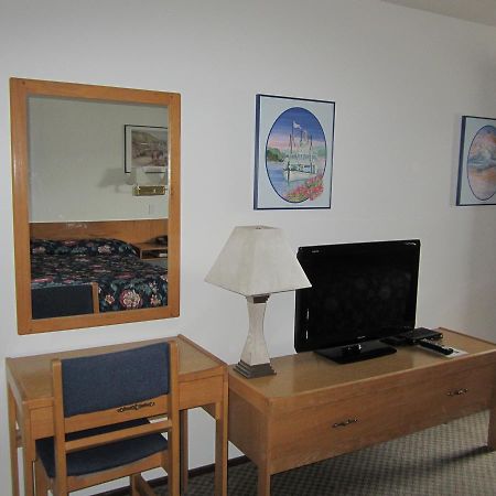 Airport Chalet Whitehorse Exterior foto