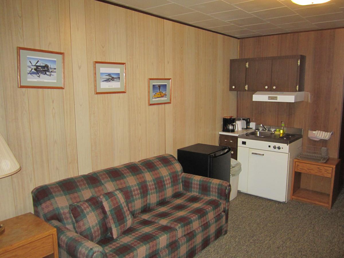 Airport Chalet Whitehorse Exterior foto