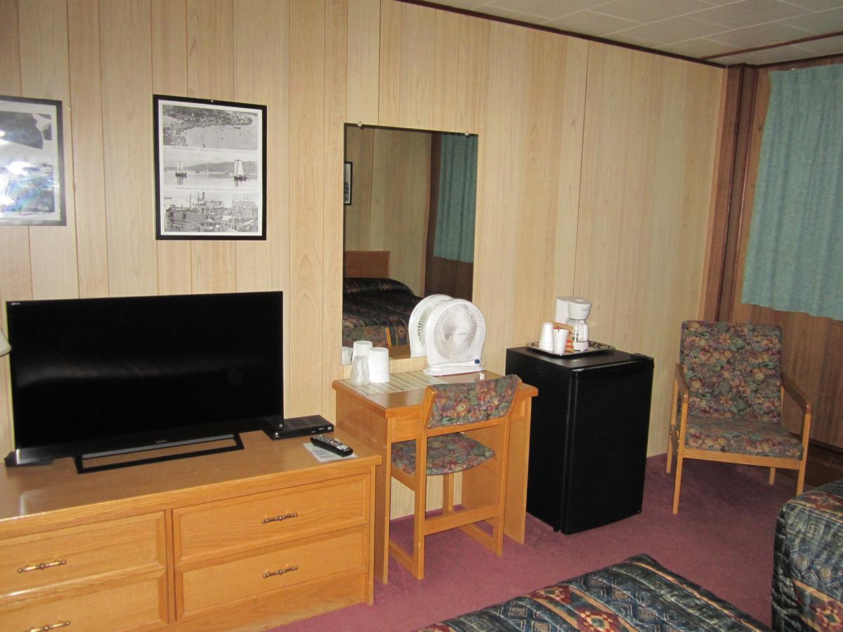 Airport Chalet Whitehorse Exterior foto